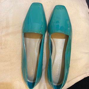Beautiful Teal Enzo Angiolini flats Brand New